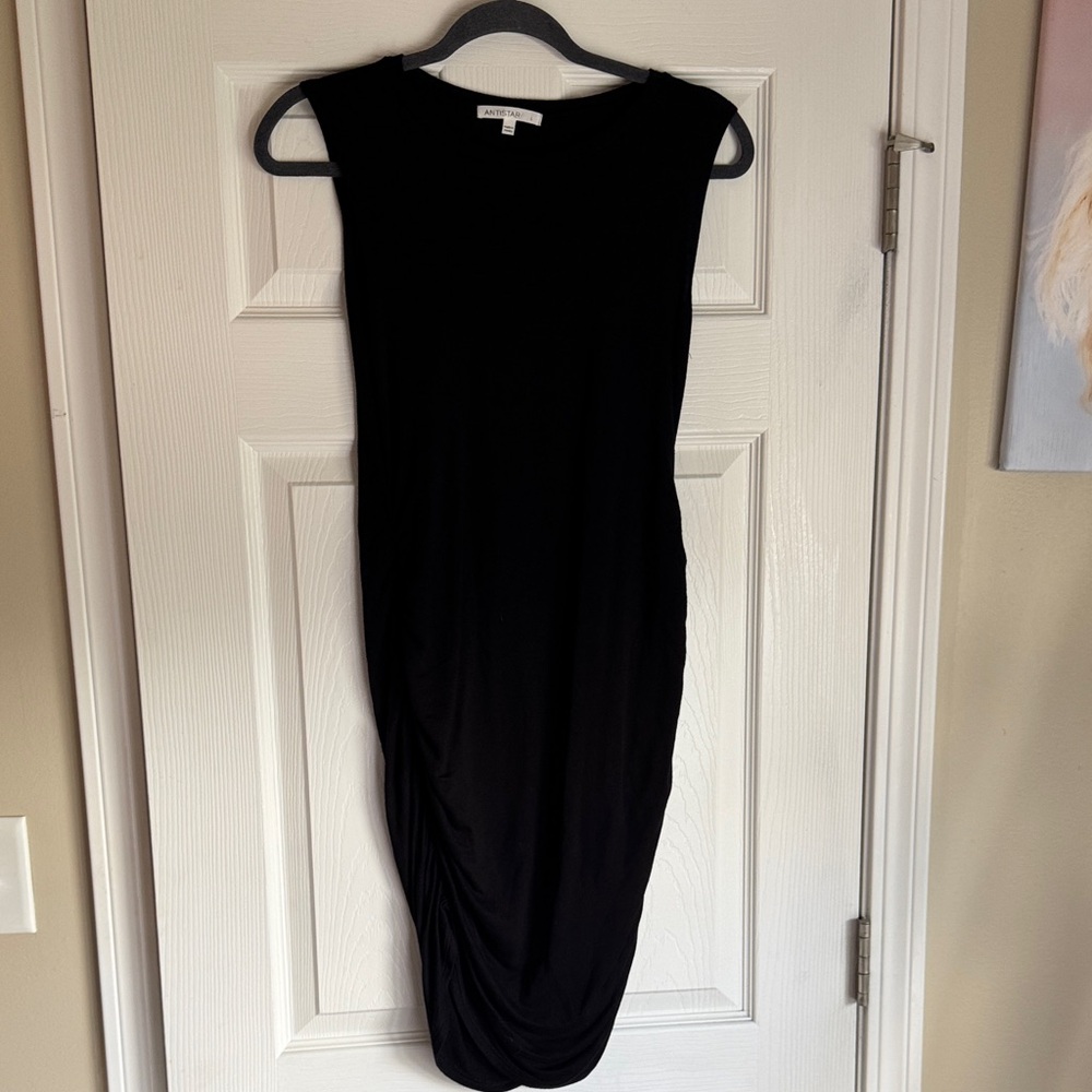 Chic Black Sleeveless Mini Dress